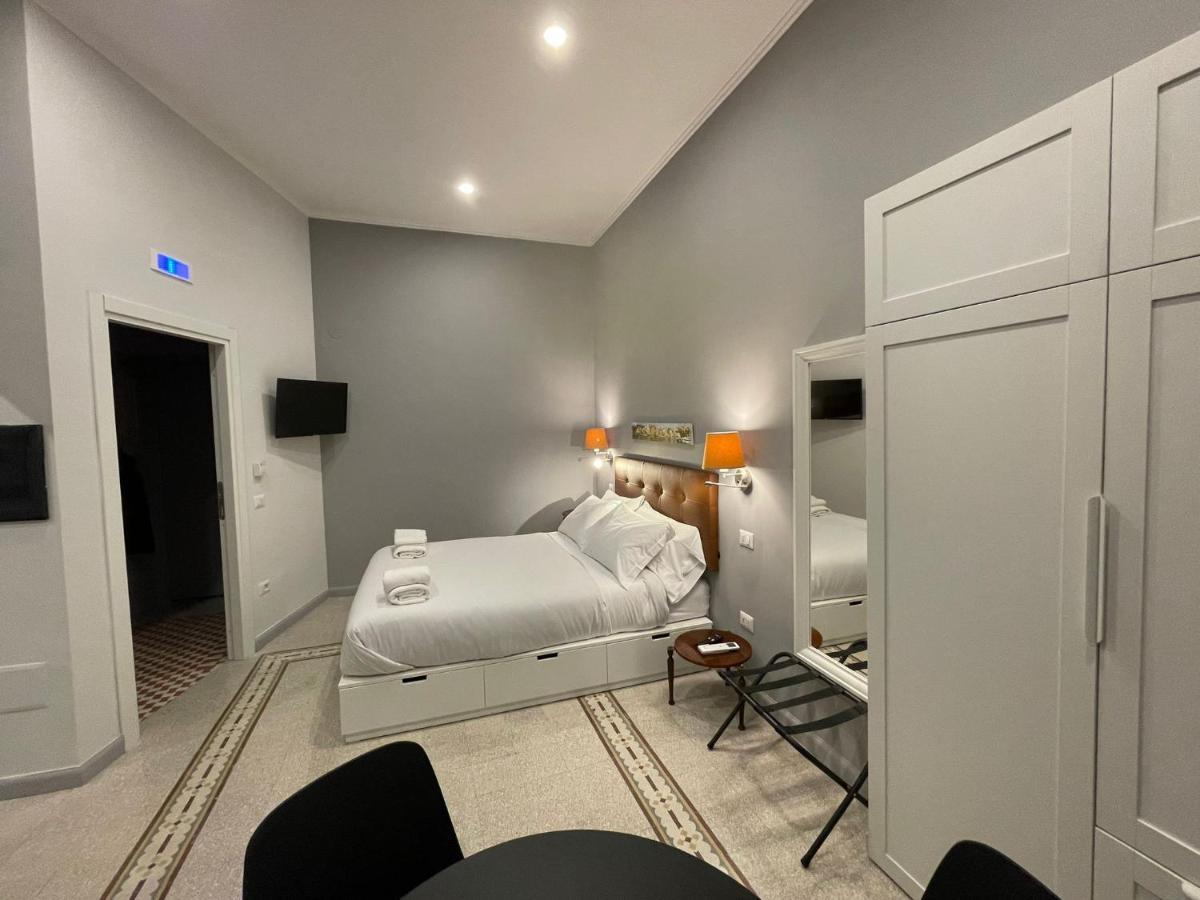 La Cornucopia Apartment Napoli Bagian luar foto