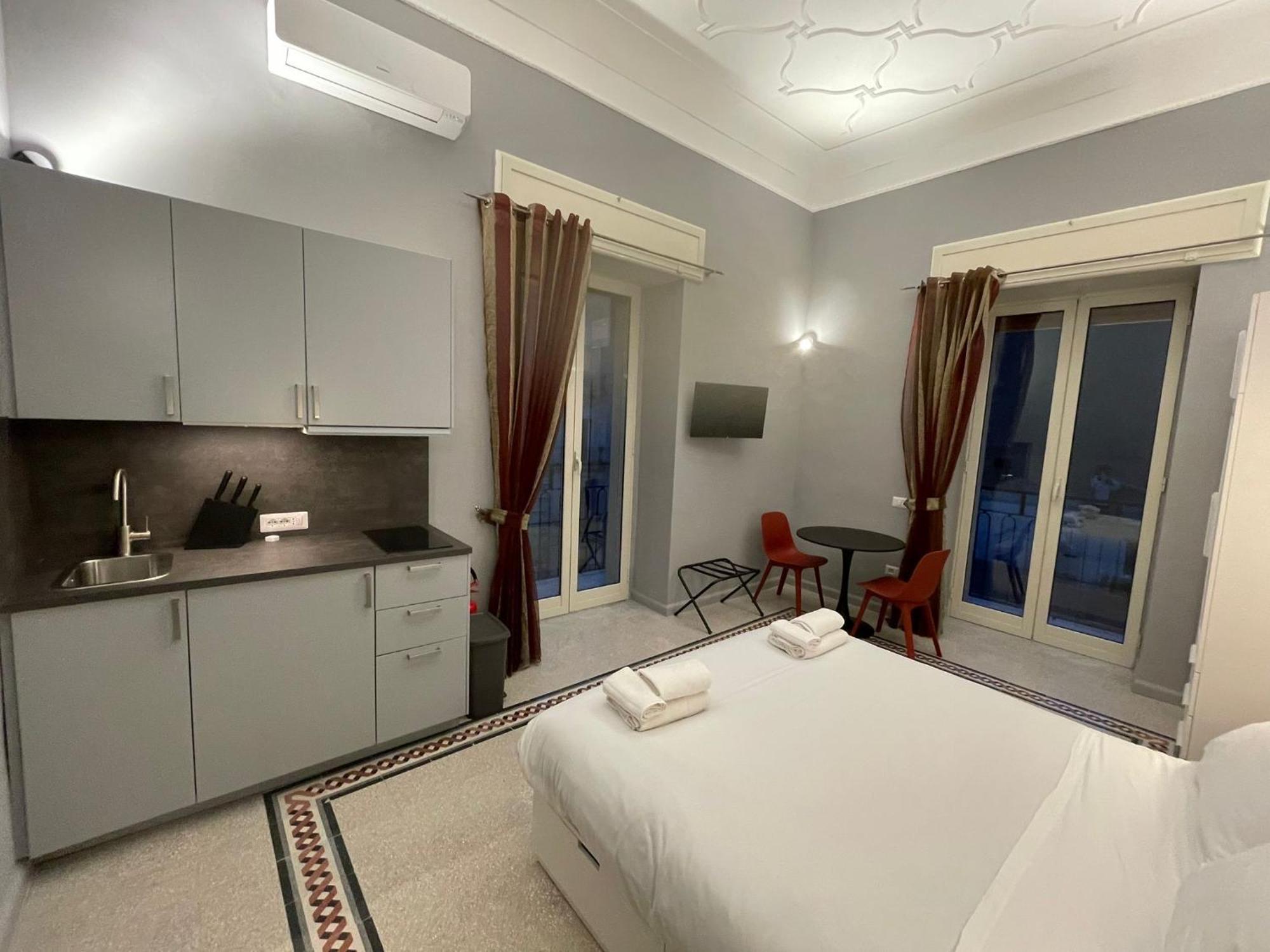 La Cornucopia Apartment Napoli Bagian luar foto