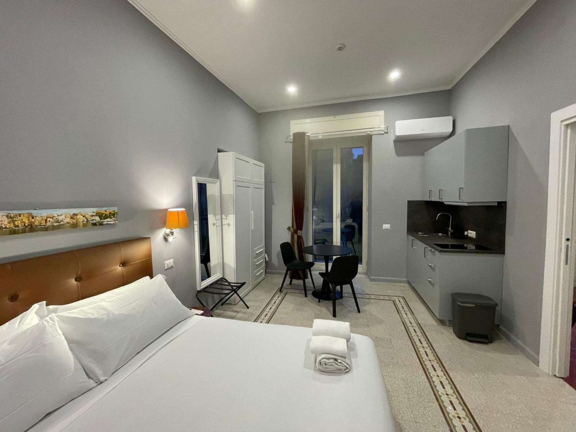 La Cornucopia Apartment Napoli Bagian luar foto
